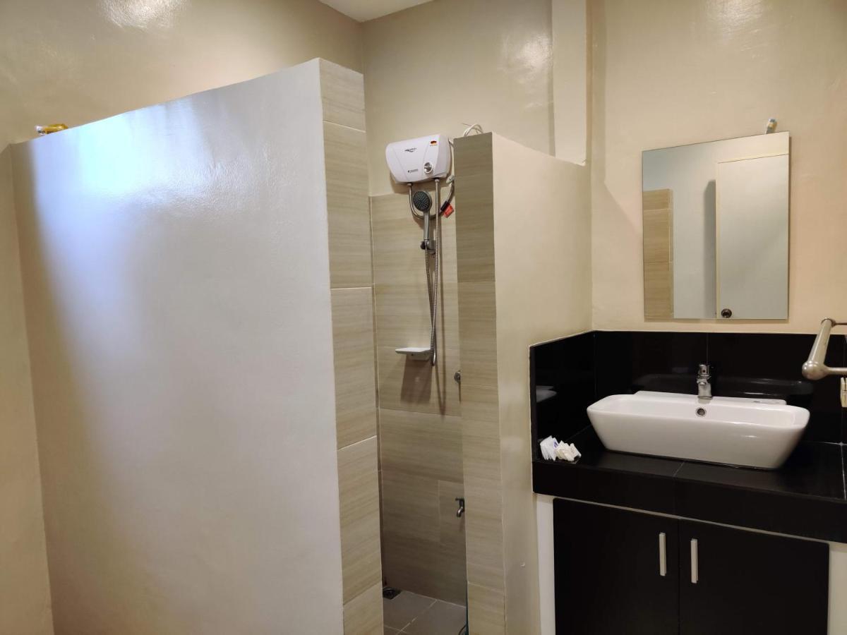 Red Knight Gardens Otel Davao City Dış mekan fotoğraf