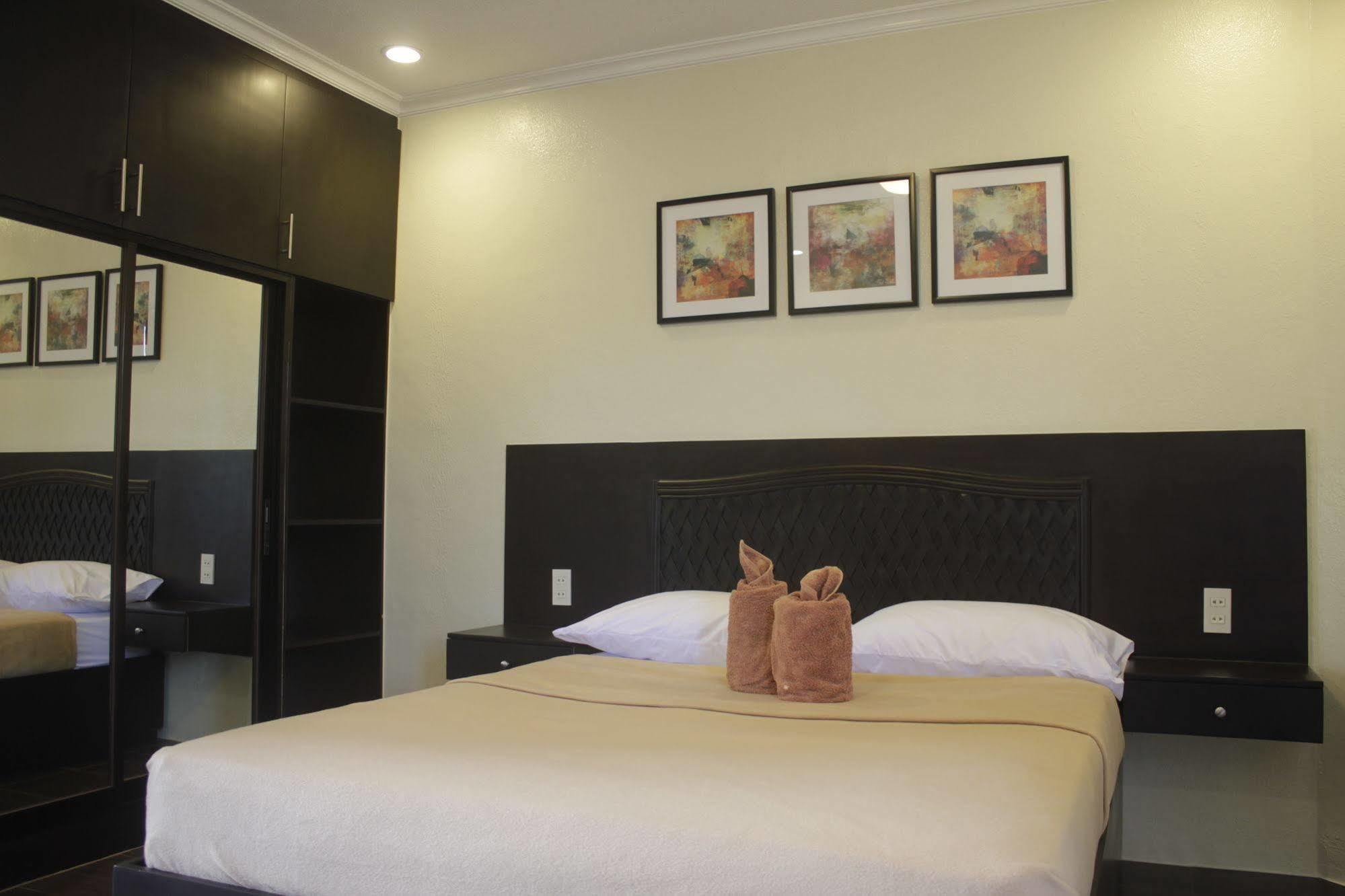 Red Knight Gardens Otel Davao City Dış mekan fotoğraf